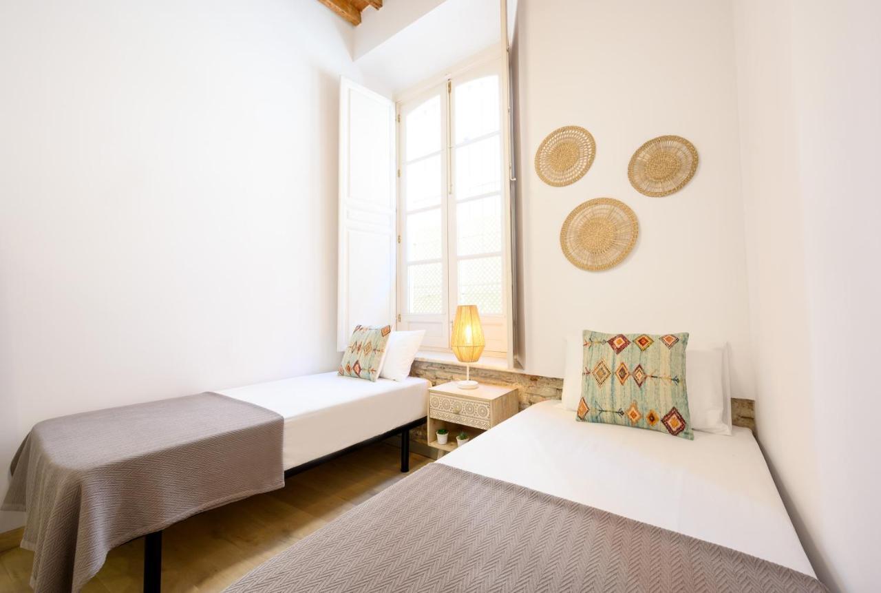 Modern 3 Bedroom, City Center With Patio & High Ceilings By 10Tosea Málaga Exterior foto