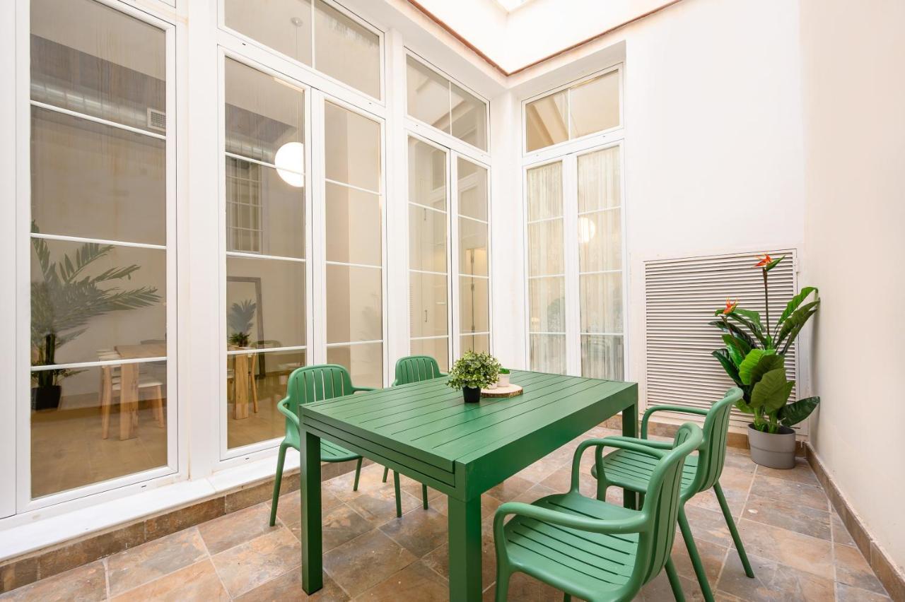 Modern 3 Bedroom, City Center With Patio & High Ceilings By 10Tosea Málaga Exterior foto